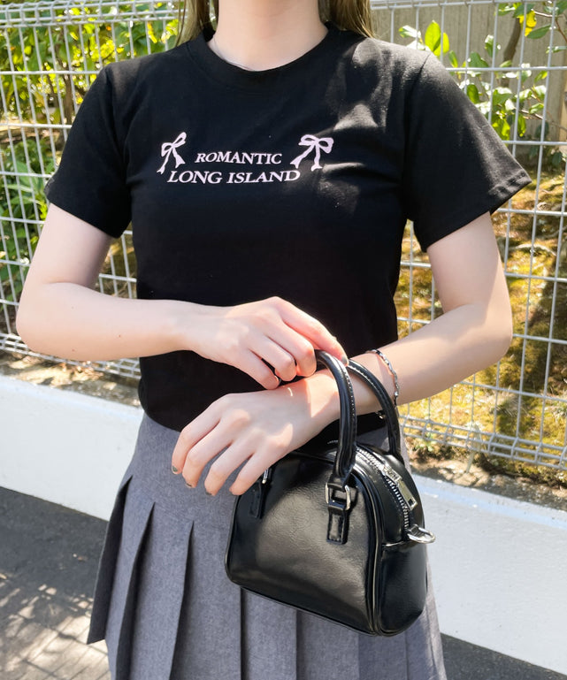 ROMANTIC　Tシャツ【一部店舗限定】/ブラック　モデル:155cm F着用