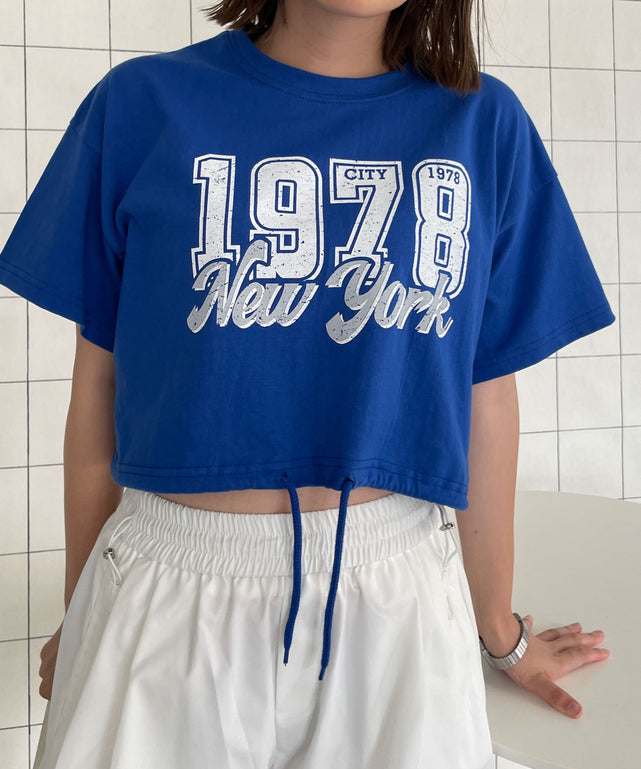 NEW　YORK　ロゴプリントショートTシャツ【一部店舗限定】/ブルー モデル：155cm F着用